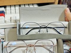 -优医视平价眼镜蔡司依视路折扣工厂店(德胜门店)