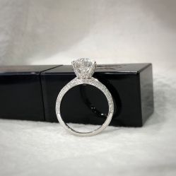 -威德钻石-克拉钻大本营(南京东路店)