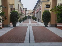 -佛罗伦萨小镇广佛名品奥特莱斯(疏港路店)