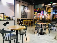 用餐区-HELLO 27 意面·沙拉·帕尼尼