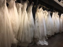 点击看大图 -GRACE KELLY婚纱与礼服(北京店)