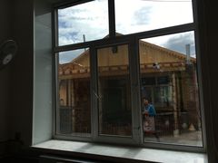 门面-粘豆包柴火铁锅炖