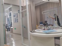 -维乐口腔(美维云门诊陆家嘴店)