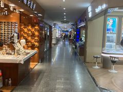 -三叶眼镜城批发市场(上海火车站店)