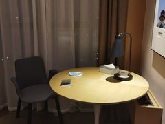 -西安大雁塔科技大学地铁站亚朵酒店