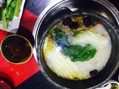 -南渝食府.墨脱石锅松茸鸡
