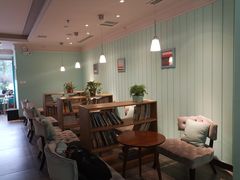 大堂-香颂咖啡(华德中心广场店)