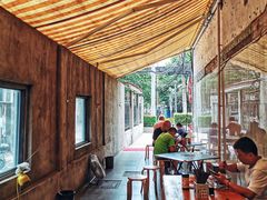 靠窗位-沪西老弄堂面馆(定西路店)