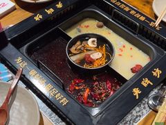 -老牌坊云南鱼豆花火锅(哈西万达店)