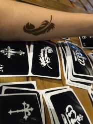 -鳌首刺青纹身 穿孔饰品店