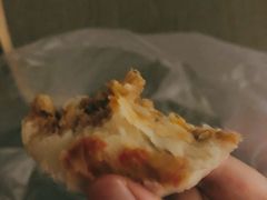 鲜肉月饼-六贤记(杭州龙湖滨江天街店)