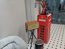 -老男孩男士理容馆·理发·烫染·修面