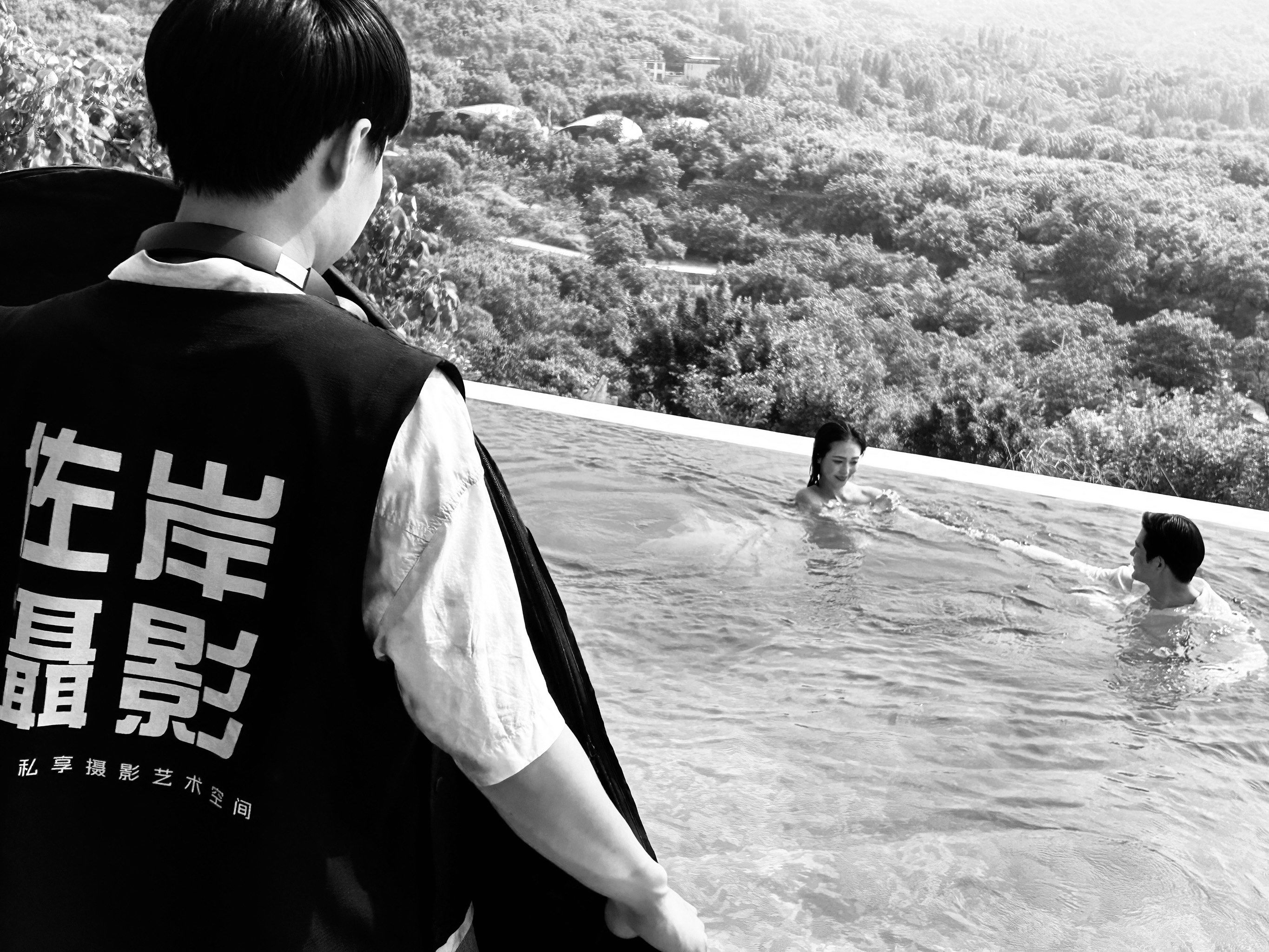 济南婚纱照 无边泳池婚纱照#泳池婚纱照#济南婚纱照避雷#水下摄影