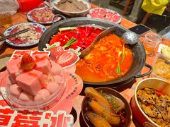 -周小明火锅(黑金冠社区店)