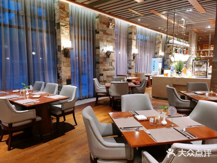 明月东一酒店·菲斯特自助餐厅图片