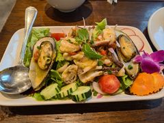 -Chom Cafe and Restaurant