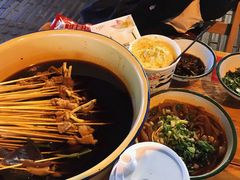 -拈签一笑黄牛肉辣卤串串