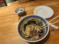 -沪西老弄堂面馆(定西路店)