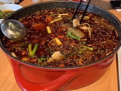 -烧哥美蛙肥肠鱼火锅·十五年社区店