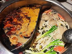 特色鸳鸯锅底-岗上渣渣老火锅(两路口店)