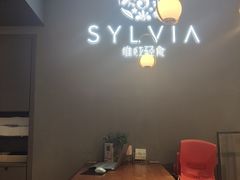 -POKEE VIA&Brunch·维娅(重庆来福士店)