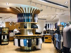 -lululemon(上海浦东IFC店)