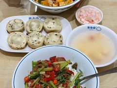 -李与白包子铺(桐梓林店)