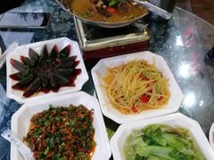 -临江餐馆二楼美食部落