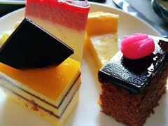 -荣誉国际酒店-云顶旋转餐厅