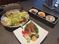 -铭牛烧肉·和牛海鲜自助(高新月牙湖店)
