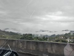 -野山舂·贵州现舂酸汤火锅(鸿通城店)