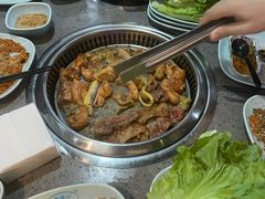 -金滏山·烤肉海鲜火锅自助(襄阳万达店)