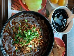 杂酱酸辣粉-重庆老字号·吴抄手·高豆花(T3航站楼店)