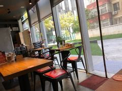 靠窗位-汪爹爹武汉牛三鲜(朝外大街店)