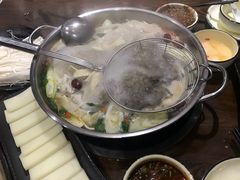 -乡土黄·鲜牛肉火锅·小龙虾(兴业街店)