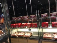 面包甜点陈列柜-御蝶坊生日蛋糕KNAC(新村店)