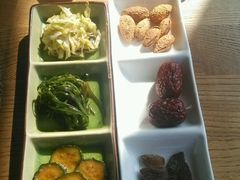 餐前坚果与凉菜-马仕玖煲·融合菜·酥不腻烤鸭(人大店)