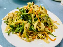 农家拌豆皮-北京龙庆四季香农家饭庄·灶台鱼·碳烤虹鳟鱼(龙庆峡店)