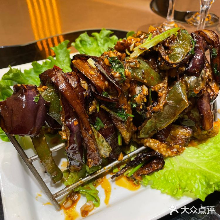 探美食｜长春最贵烤全羊果然名不虚传
