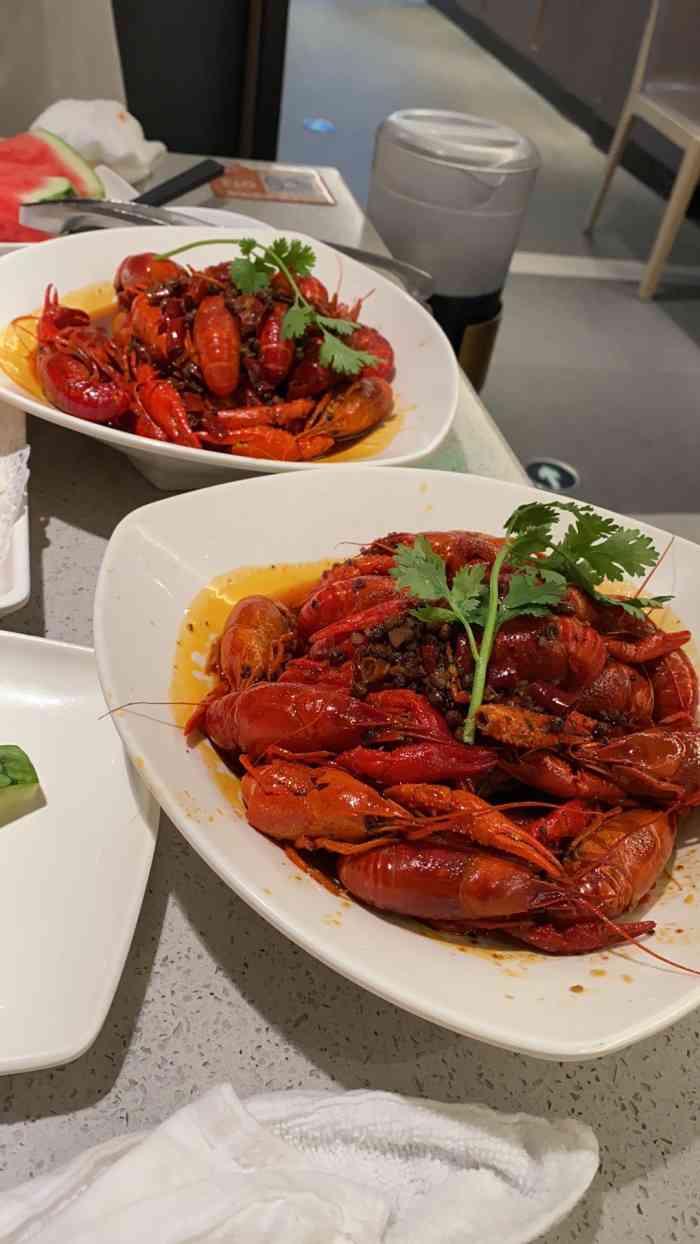 海底捞火锅(新之城店)-"出差飞机晚点饿着肚子回无锡太晚了直接拖行.