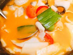 -云海肴·汽锅鸡·云南菜(天山百盛优客店)