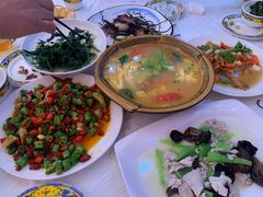 -乡土特色.冷锅鱼.牦牛肉汤锅