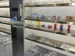 -视野联行眼镜•蔡司•依视路(温江店)