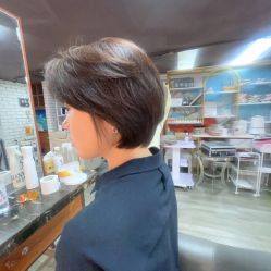 点击看大图 -T.1 hair salon烫染接发