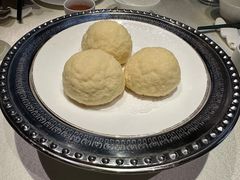 脆皮流沙包-皇朝会.经典传统粤菜(外滩店)