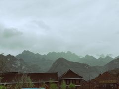 -百里峡七彩艺术小镇