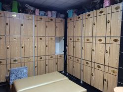 -威思丽高温瑜伽会馆