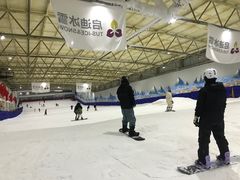 -乔波室内滑雪场