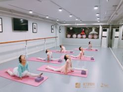 -昕艺尚皇家芭蕾舞蹈中心