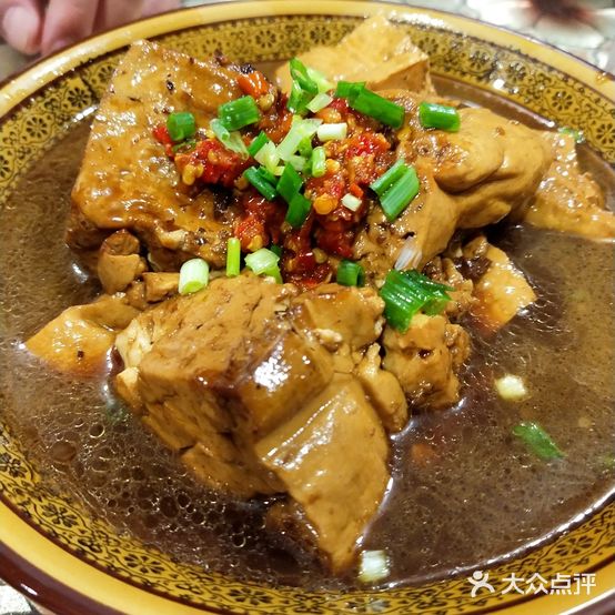 常春鱼煲店